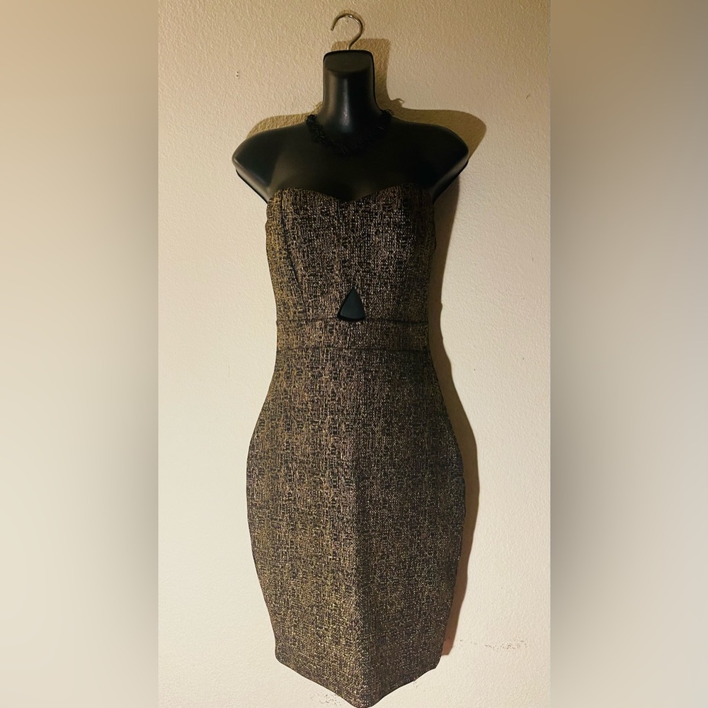 WINDSOR STRAPLESS SLIP ON MIDI DRESS